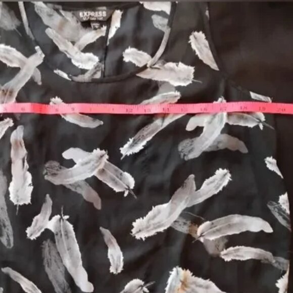 Express Women's Black White Sheer Sleeveless Top Size Large Feather Print - Picture 6 of 7